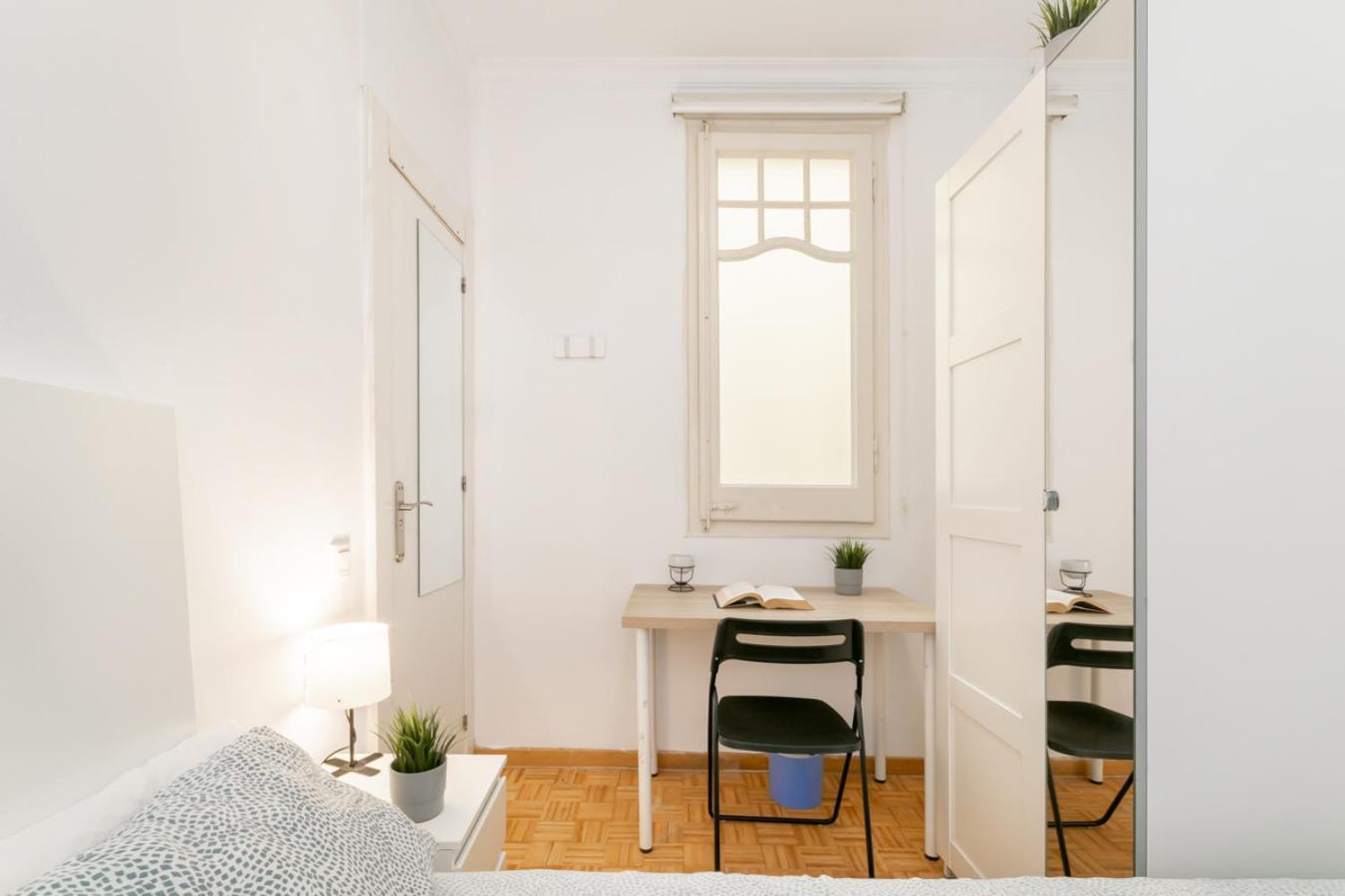 Balmes Private Rooms Barcelona Kültér fotó